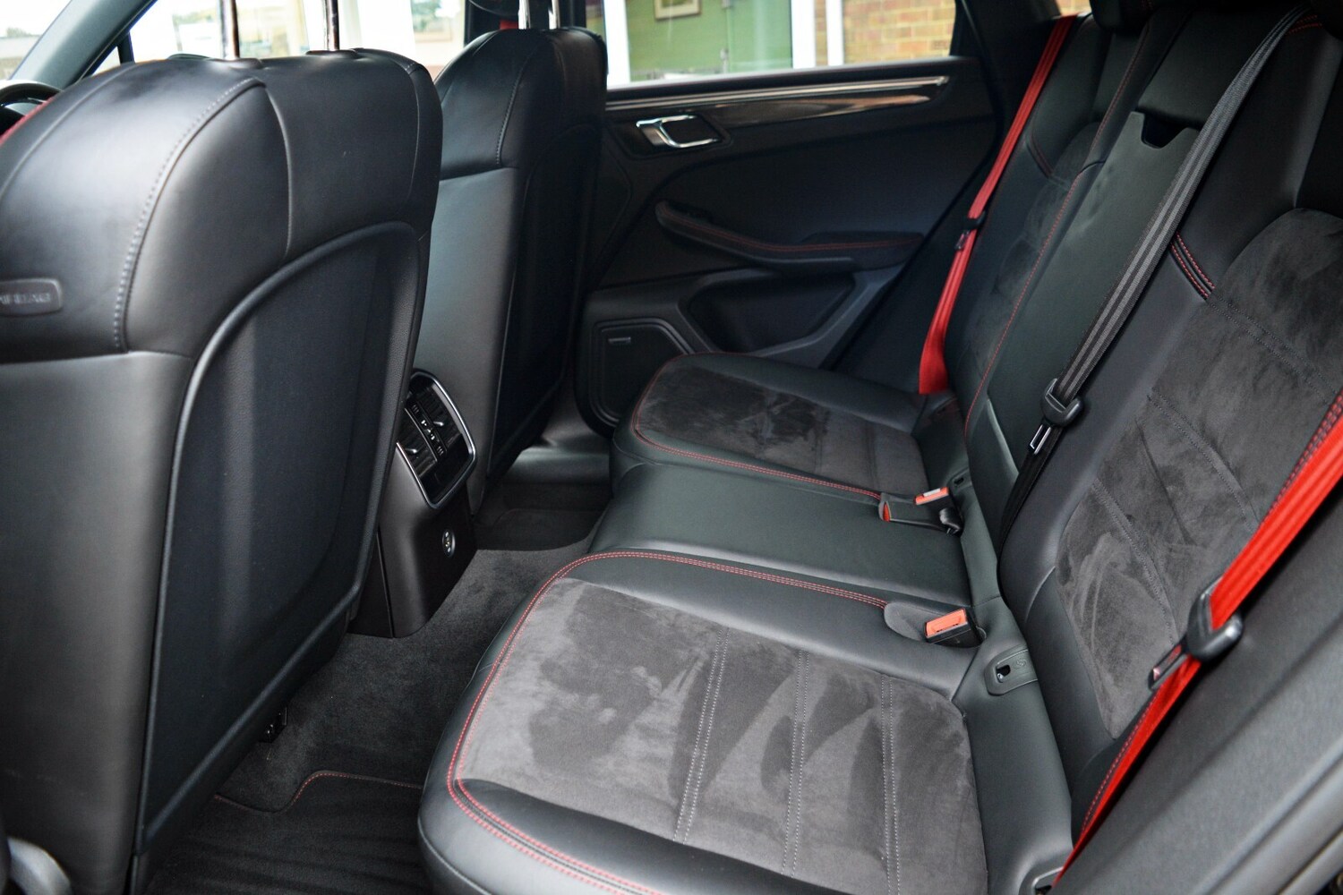 2016 Porsche Macan GTS PDK Estate Petrol Manual - Picture 20 of 21