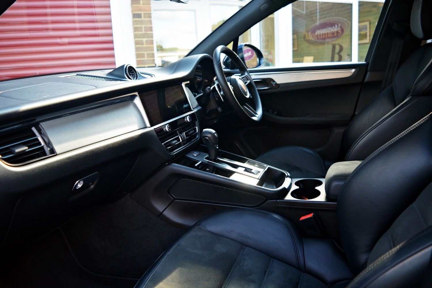 Used Porsche Macan 2022 for sale - 76124855: Photo 4