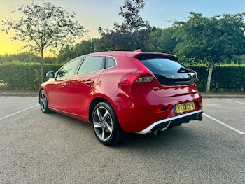 Used Volvo V40 2013 for sale - 75649960: Photo