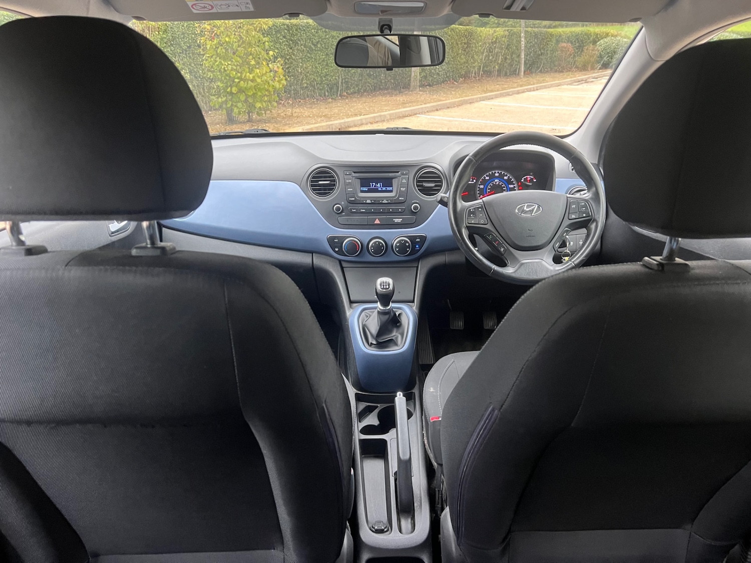 Used Hyundai i10 2015 for sale - 76114394: Photo 6