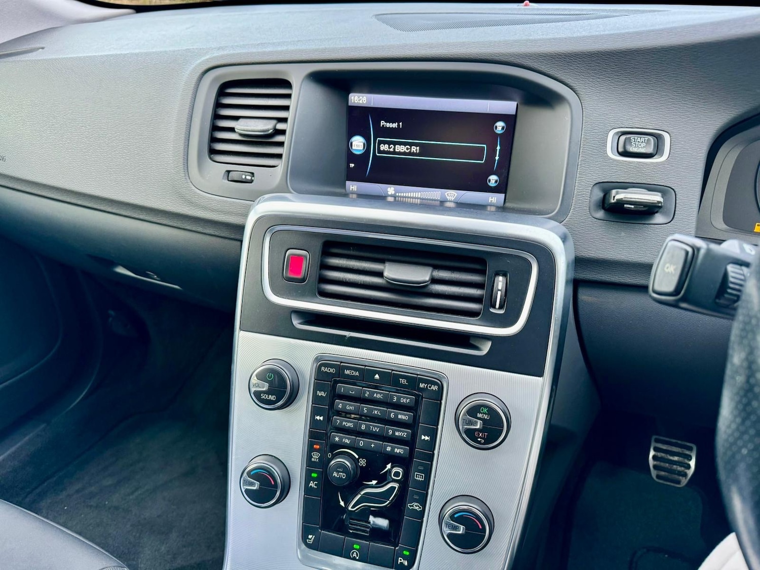 Used Volvo V60 2012 for sale - 77522389: Photo 10