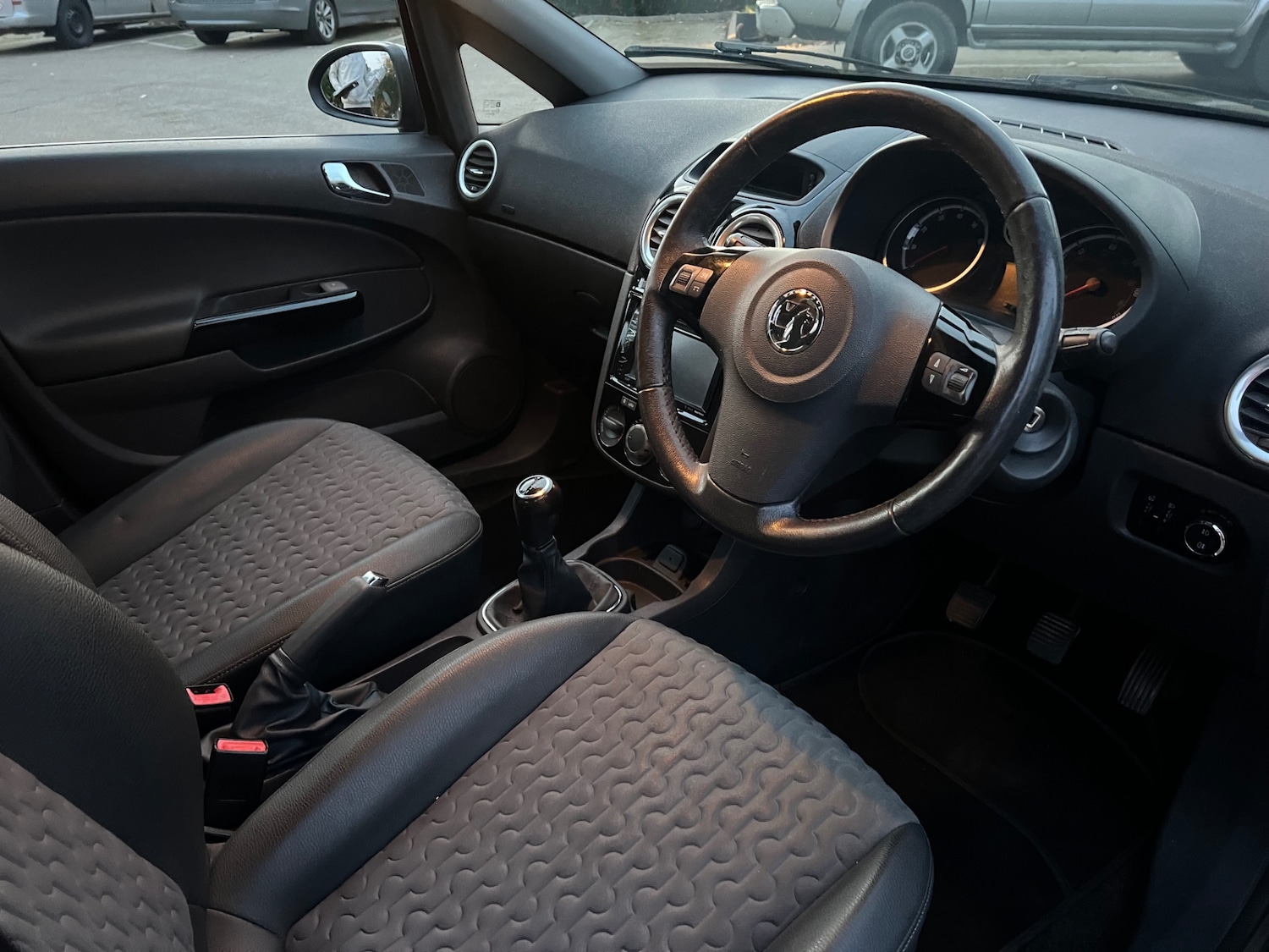 Used Vauxhall Corsa 2013 for sale - 76410300: Photo 6