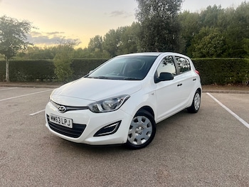 Used Hyundai i20 2014 for sale - 76045754: Photo