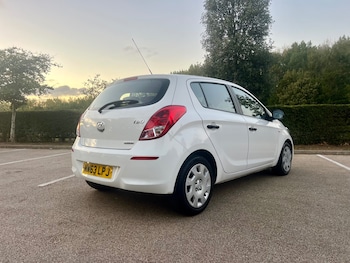 Used Hyundai i20 2014 for sale - 76045754: Photo