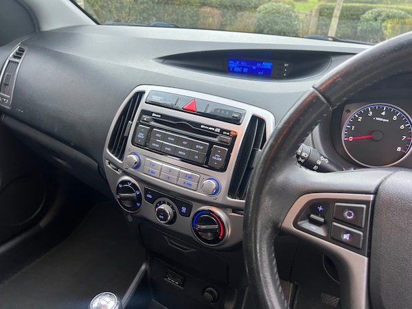 Used Hyundai i20 2014 for sale - 76114410: Photo 8