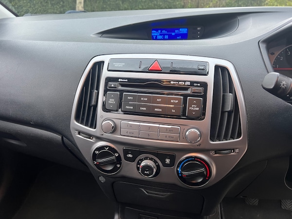 Used Hyundai i20 2014 for sale - 76114410: Photo 9