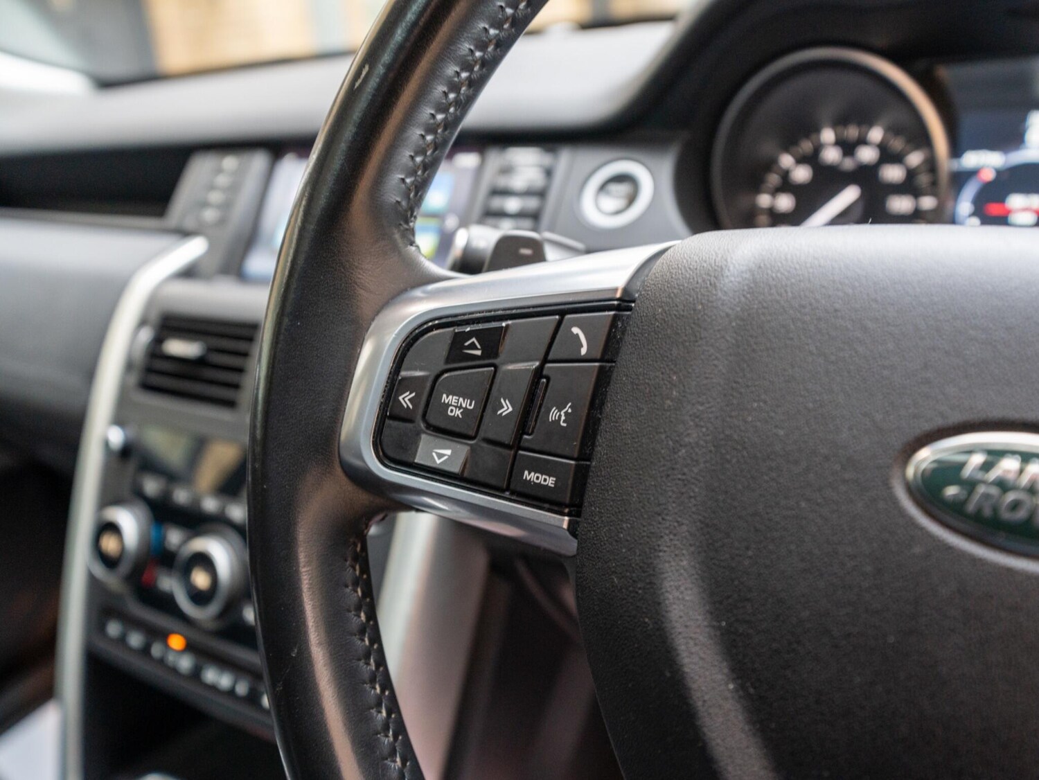 Used Land Rover Discovery Sport 2017 for sale - 77688846: Photo 32