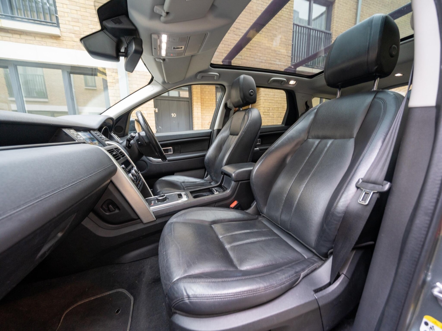 Used Land Rover Discovery Sport 2017 for sale - 77688846: Photo 50