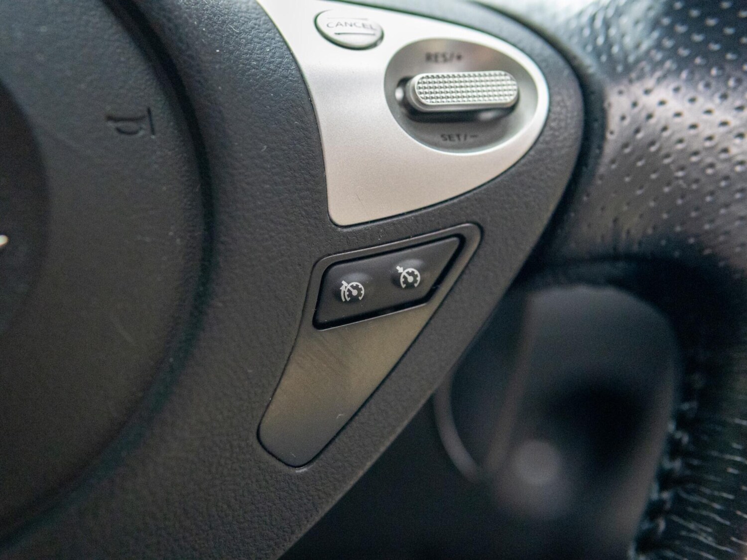 Used Nissan 370 Z for sale - 77688843: Photo 27