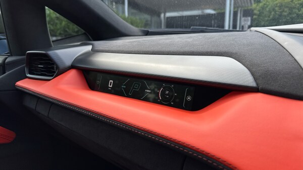 Used Lamborghini Revuelto 2024 for sale - 75309136: Photo 16