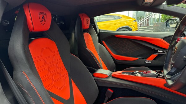 Used Lamborghini Revuelto 2024 for sale - 75309136: Photo 18