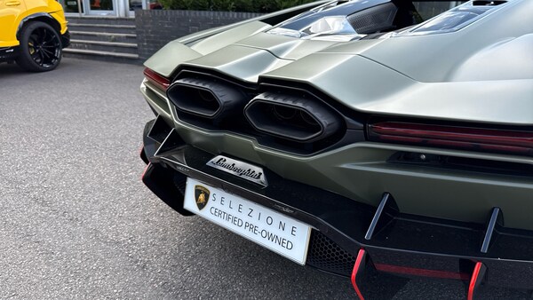 Used Lamborghini Revuelto 2024 for sale - 75309136: Photo 19