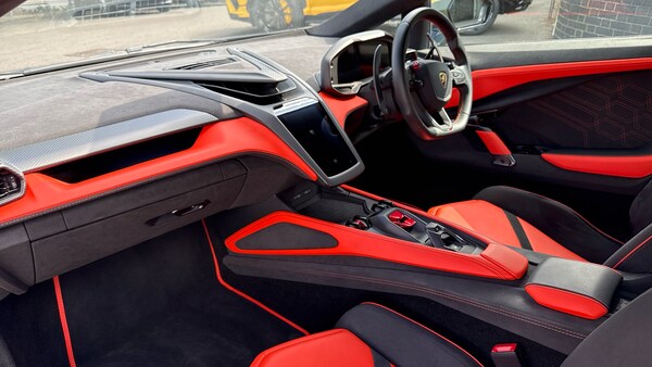 Used Lamborghini Revuelto 2024 for sale - 75309136: Photo 7