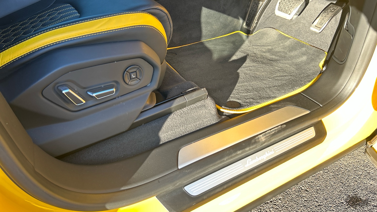 Used Lamborghini Urus 2023 for sale - 77937764: Photo 15