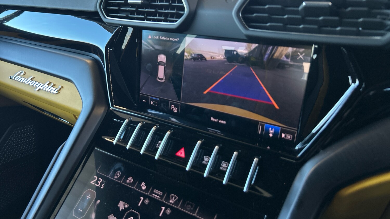 Used Lamborghini Urus 2023 for sale - 77937764: Photo 16