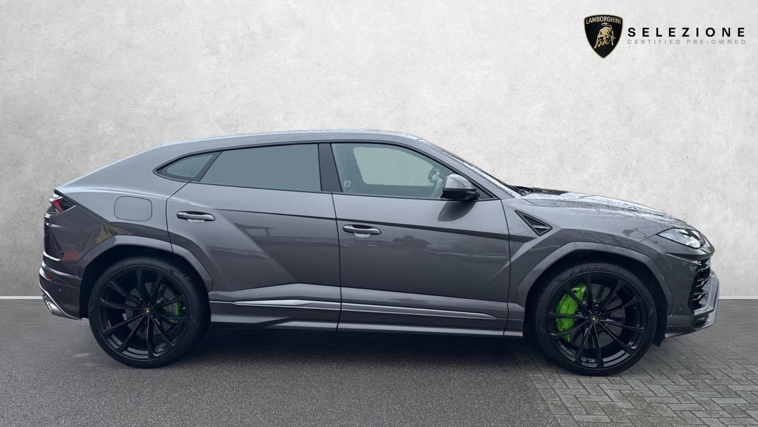 Used Lamborghini Urus 2021 for sale - 77303468: Photo 2
