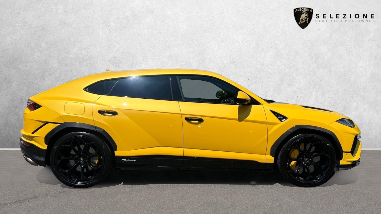 Used Lamborghini Urus 2023 for sale - 76547557: Photo 2