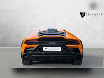 Used Lamborghini Huracan 2023 for sale - 78750807: Photo