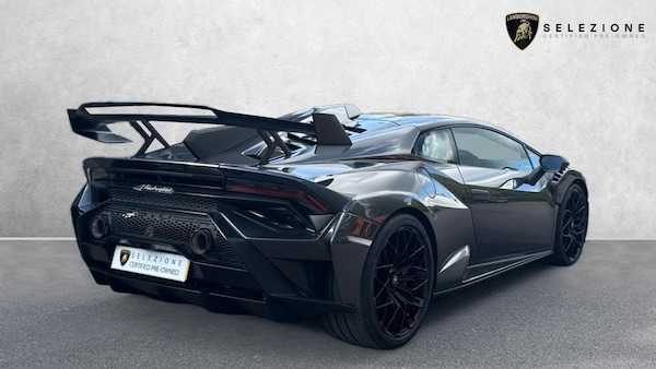 Used Lamborghini Huracan 2023 for sale - 74496881: Photo 3
