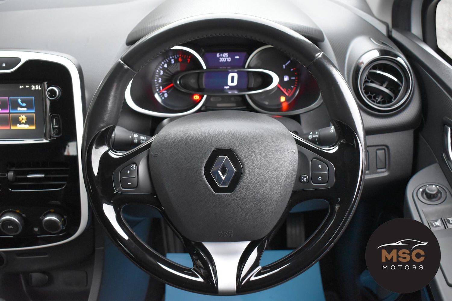 Used Renault Clio 2016 for sale - 76818130: Photo 43