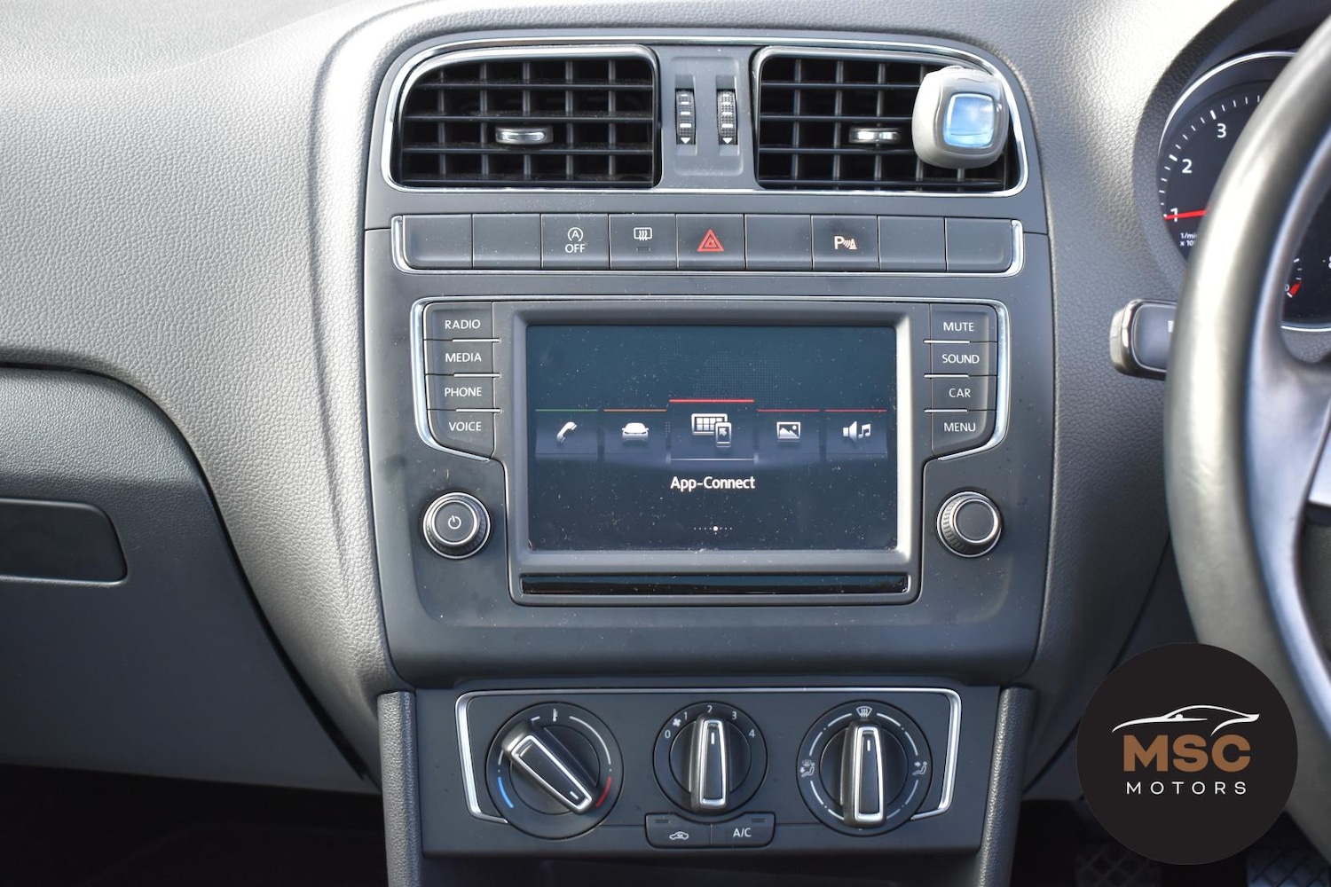 Used Volkswagen Polo 2016 for sale - 76709823: Photo 17