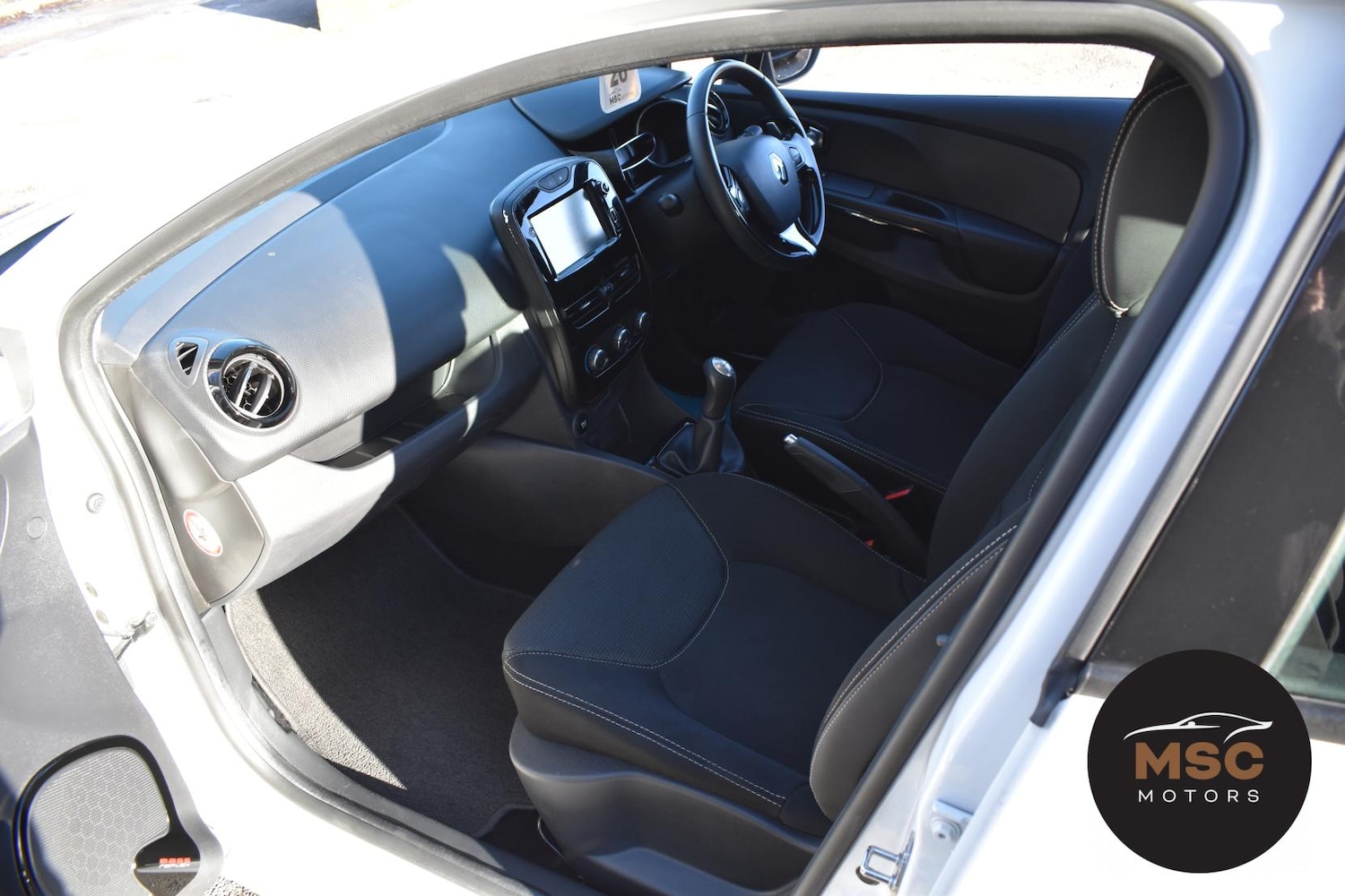 Used Renault Clio 2016 for sale - 76643873: Photo 32