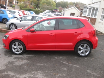 Used Volkswagen Polo 2014 for sale - 76494989: Photo