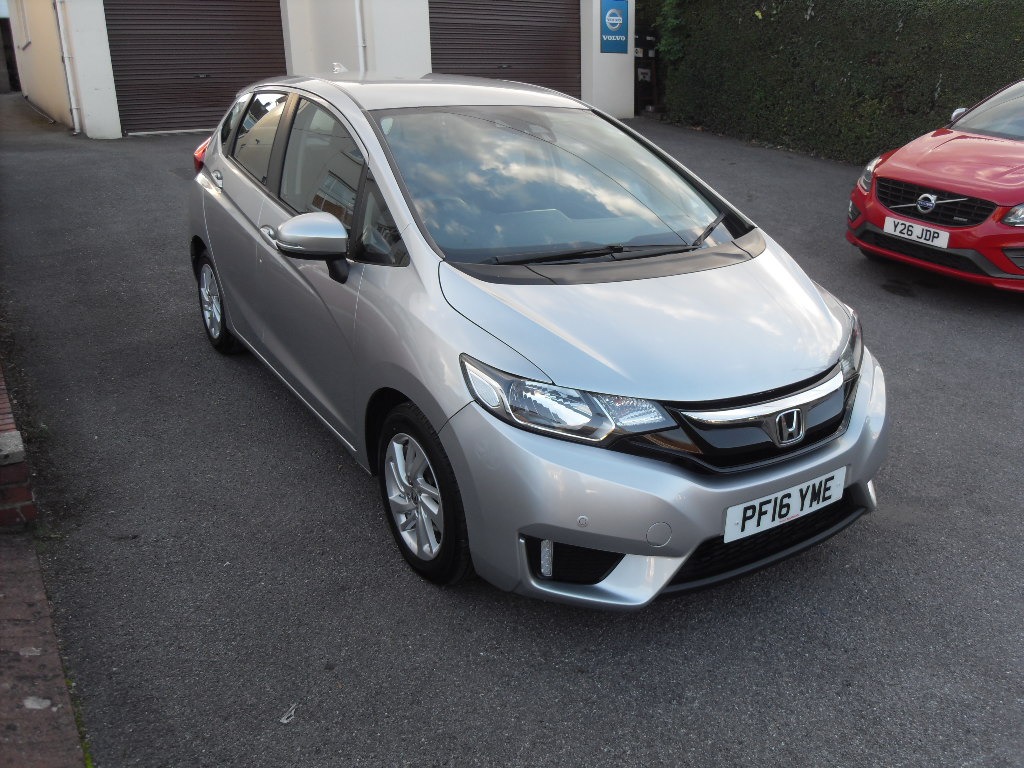 Used Honda Jazz 2016 for sale - 76096948: Photo 1