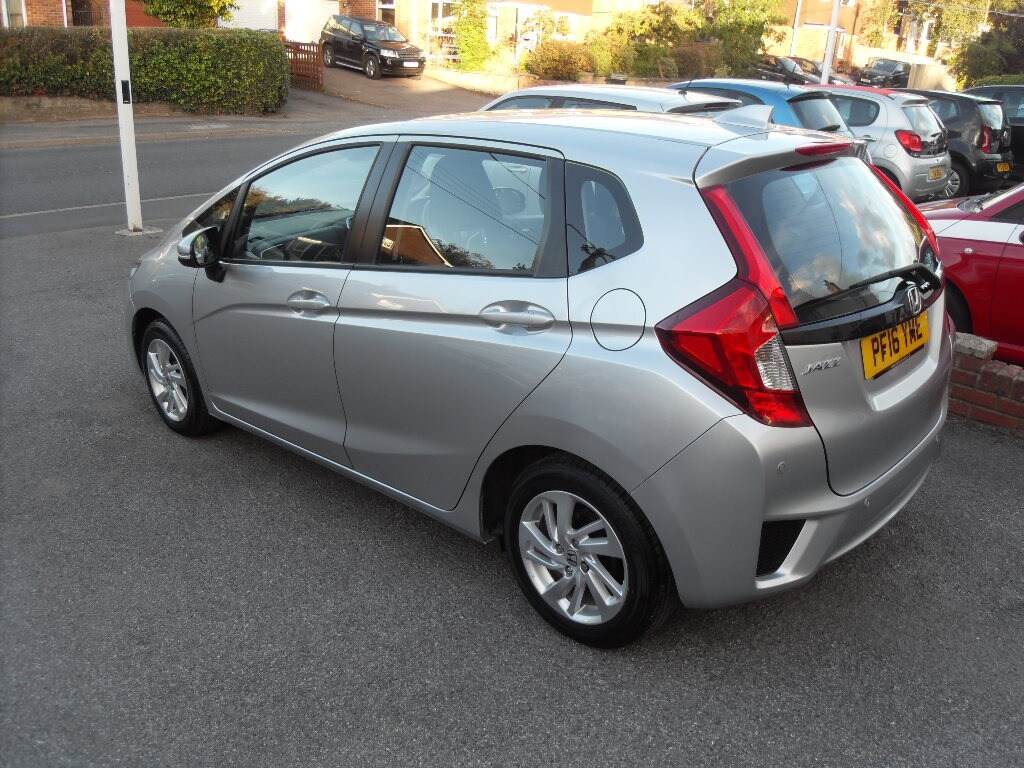 Used Honda Jazz 2016 for sale - 76096948: Photo 5