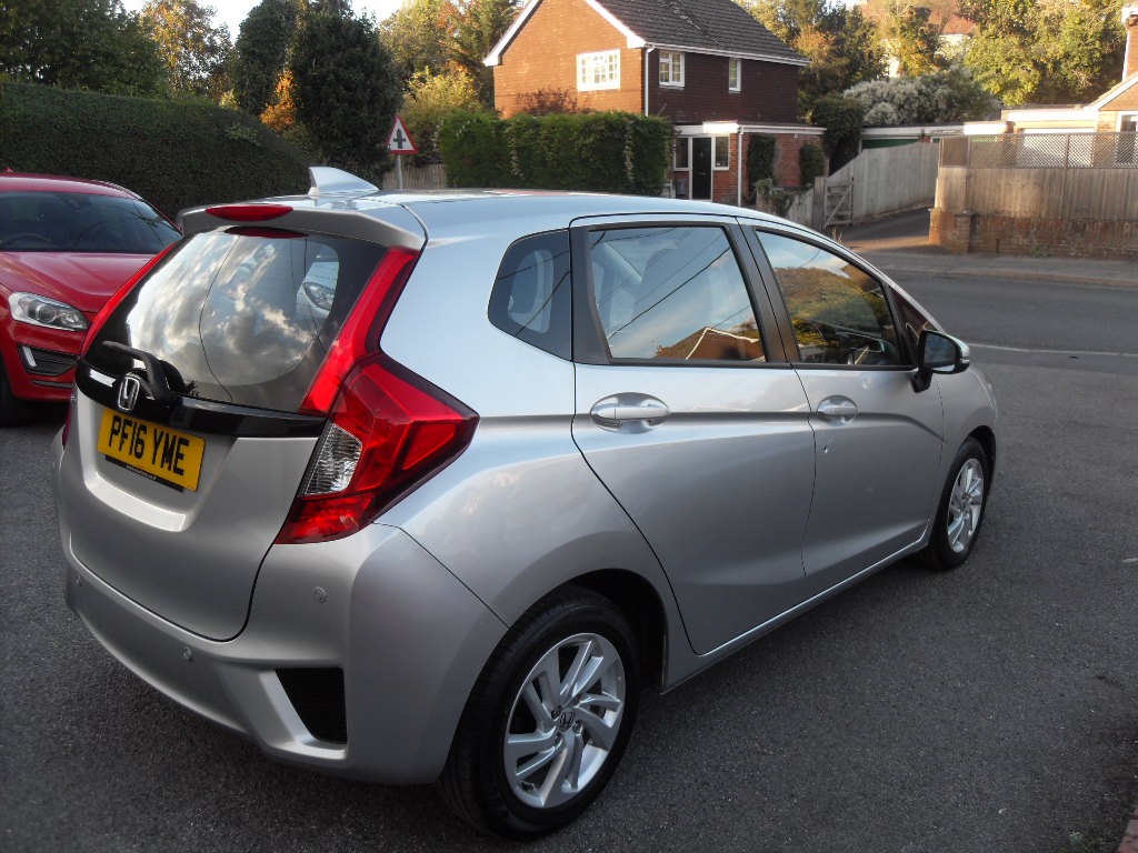 Used Honda Jazz 2016 for sale - 76096948: Photo 7