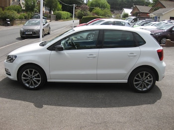 Used Volkswagen Polo 2015 for sale - 75503877: Photo