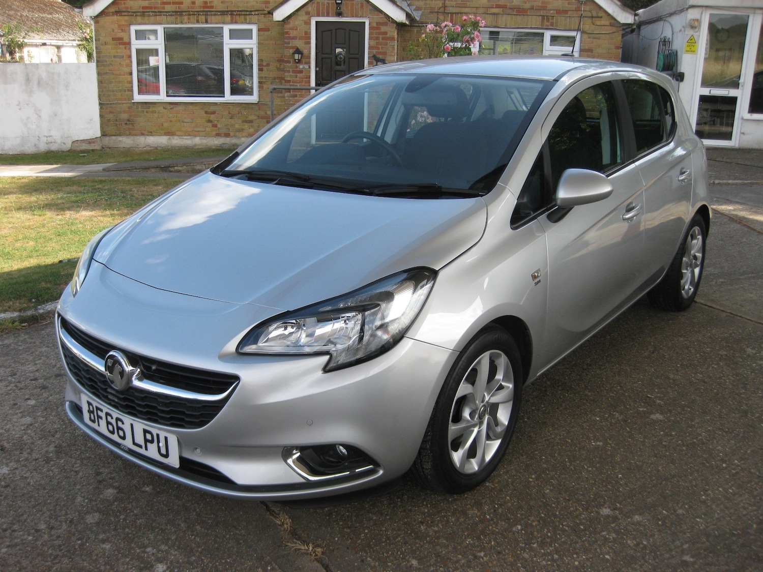 Used Vauxhall Corsa 2016 for sale - 76107074: Photo 1