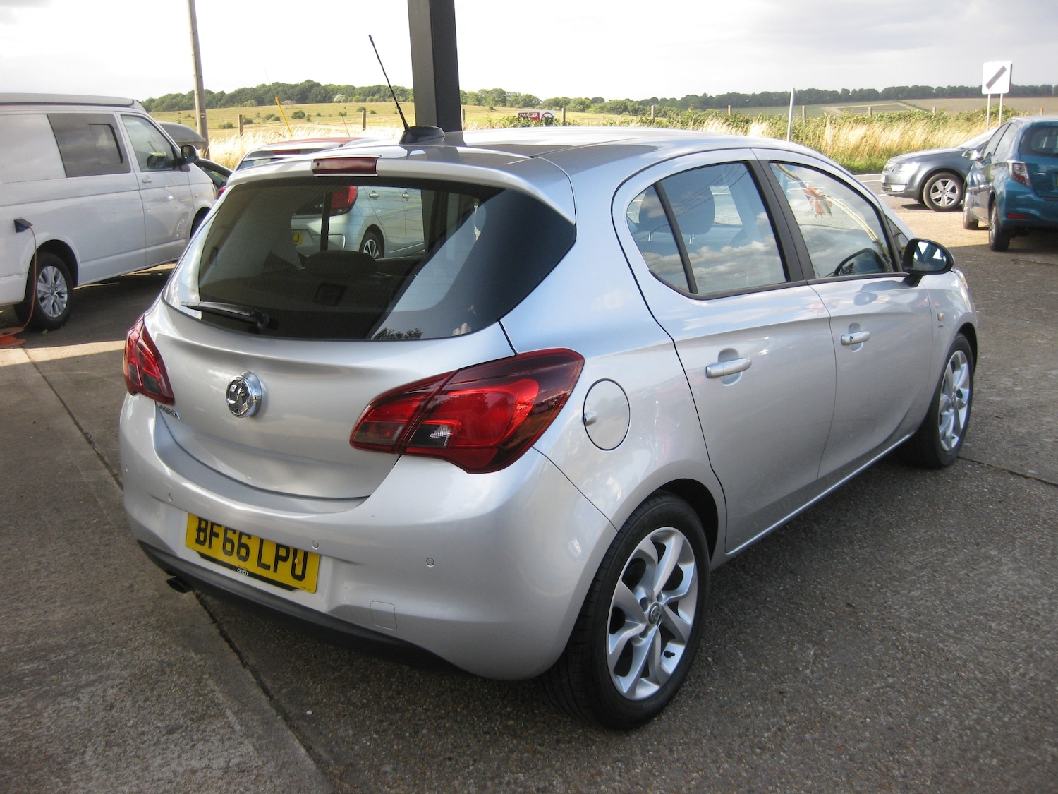 Used Vauxhall Corsa 2016 for sale - 76107074: Photo 2