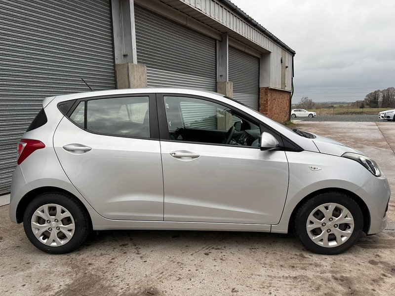 Used Hyundai i10 2014 for sale - 76946780: Photo 5