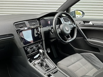 Used Volkswagen Golf 2018 for sale - 76197284: Photo
