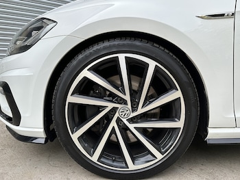 Used Volkswagen Golf 2018 for sale - 76197284: Photo