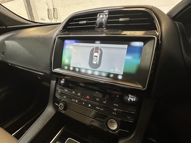 Used Jaguar F-Pace 2016 for sale - 76536286: Photo 17