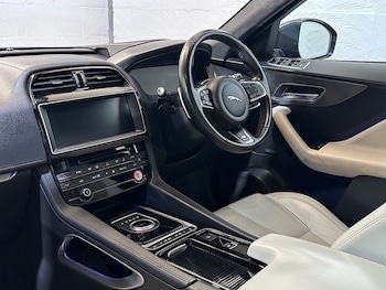 Used Jaguar F-Pace 2016 for sale - 76536286: Photo