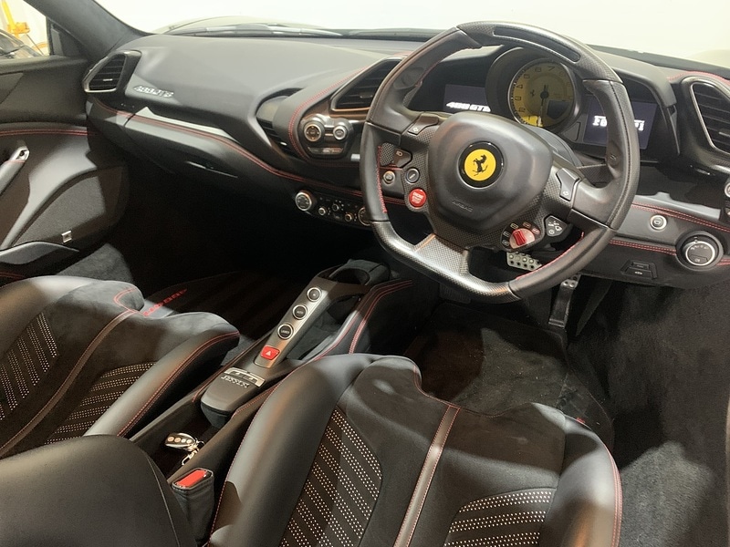 Used Ferrari 488 2016 for sale - 76256847: Photo 10
