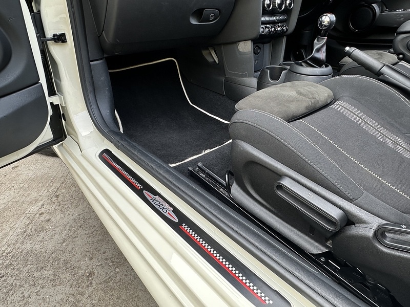 Used MINI Convertible 2019 for sale - 76197289: Photo 10