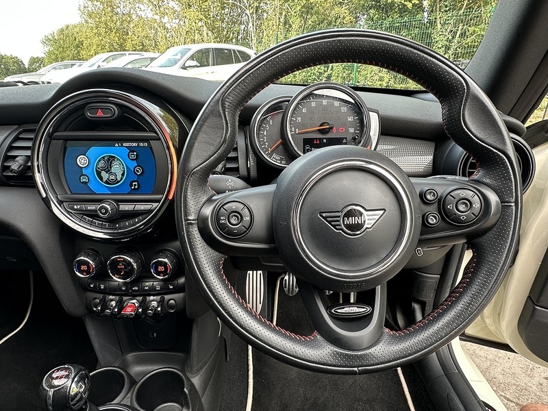 Used MINI Convertible 2019 for sale - 76197289: Photo 16