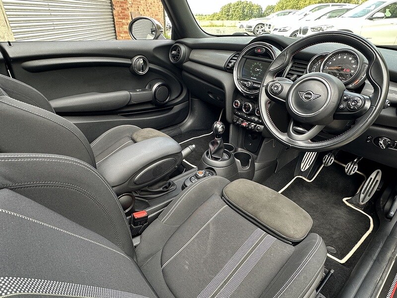Used MINI Convertible 2019 for sale - 76197289: Photo 17