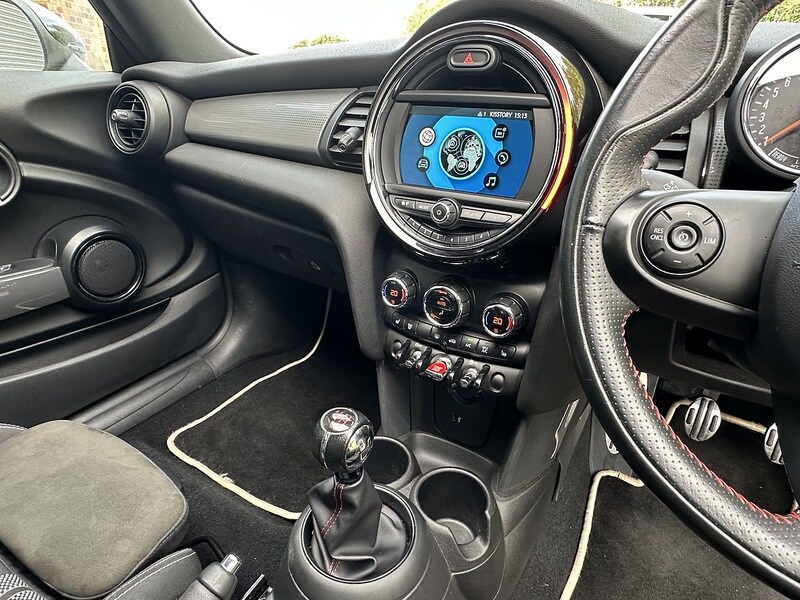 Used MINI Convertible 2019 for sale - 76197289: Photo 18