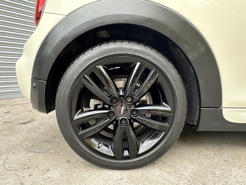 Used MINI Convertible 2019 for sale - 76197289: Photo 3