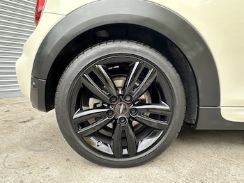 Used MINI Convertible 2019 for sale - 76197289: Photo 3