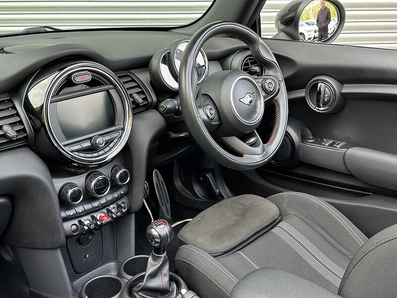 Used MINI Convertible 2019 for sale - 76197289: Photo 4