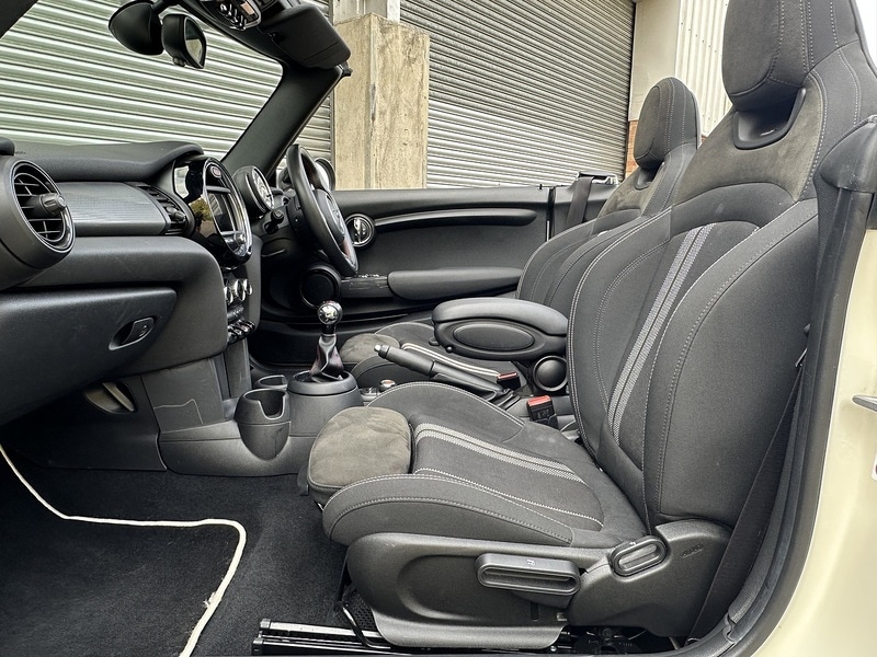 Used MINI Convertible 2019 for sale - 76197289: Photo 5