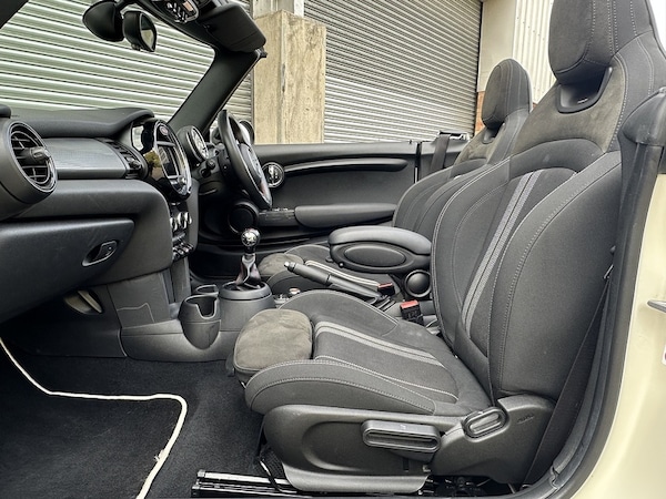 Used MINI Convertible 2019 for sale - 76197289: Photo 5