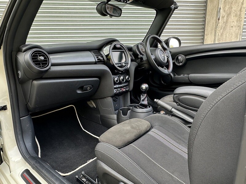 Used MINI Convertible 2019 for sale - 76197289: Photo 6