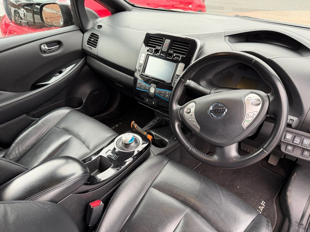 Used Nissan Leaf 2015 for sale - 77250701: Photo 2
